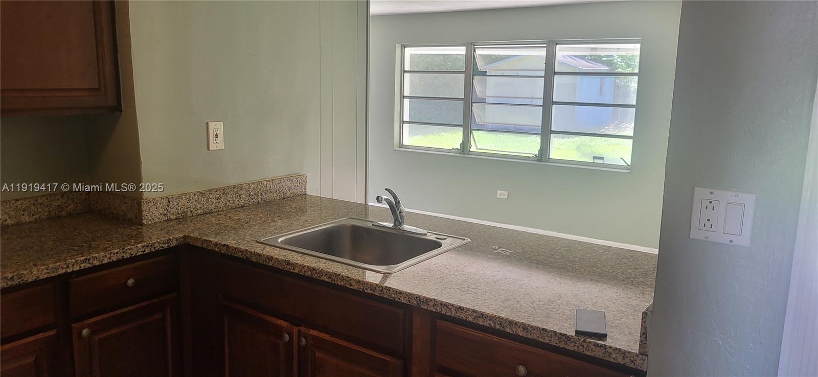 BISCAYNE HIGHLANDS - Residential Lease