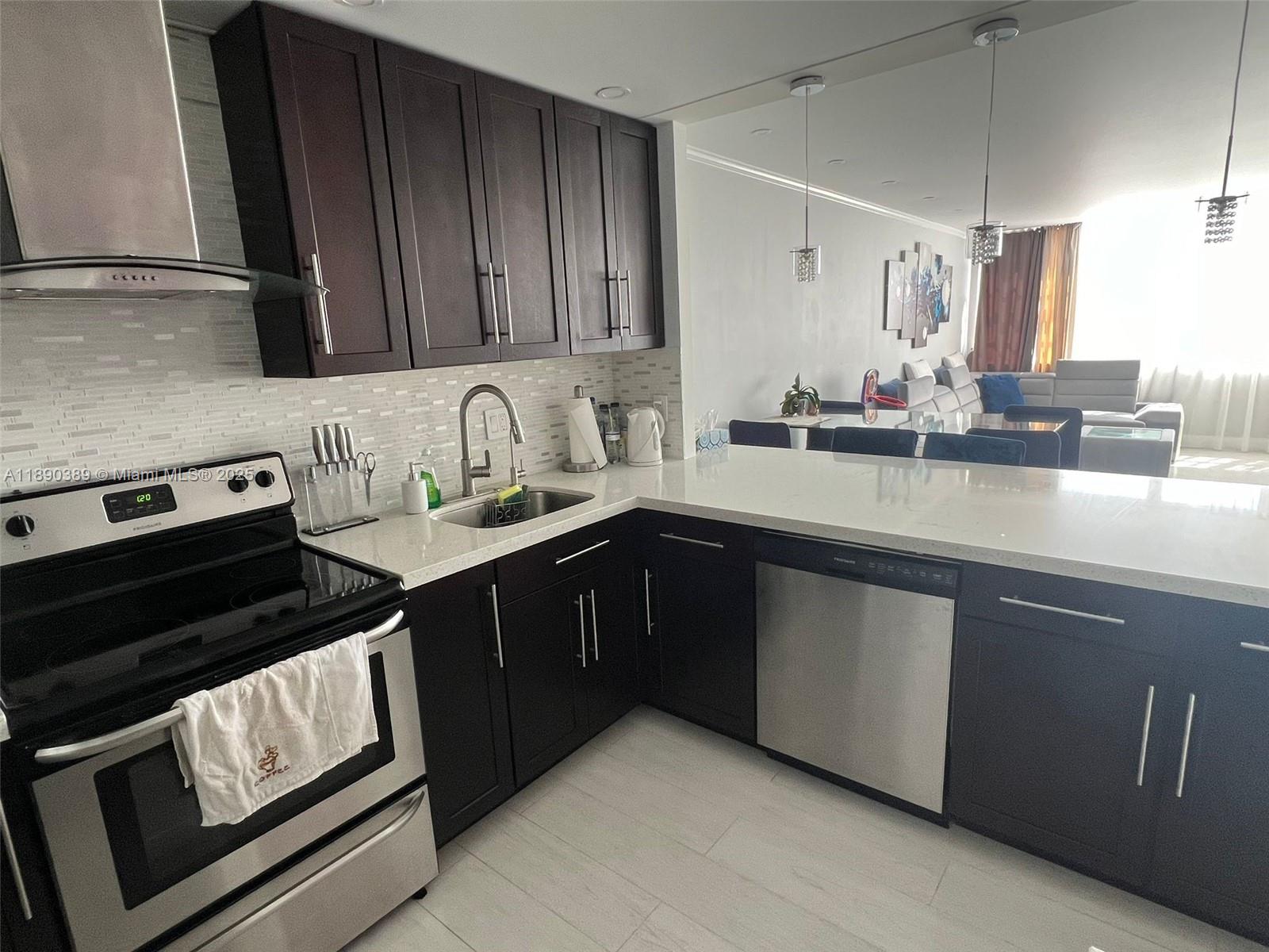 BUCKLEY TOWERS CONDO - EA - Residential