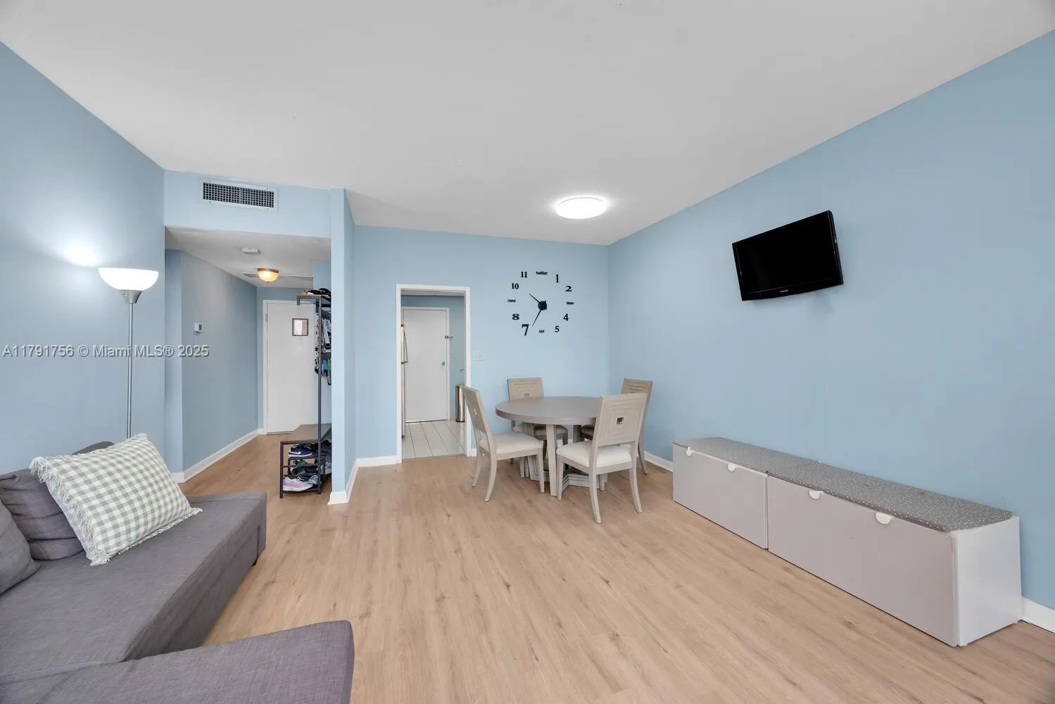 Coral Gables, Florida 33134, United States, 1 Bedroom Bedrooms, ,1 BathroomBathrooms,Residential,Active,118079