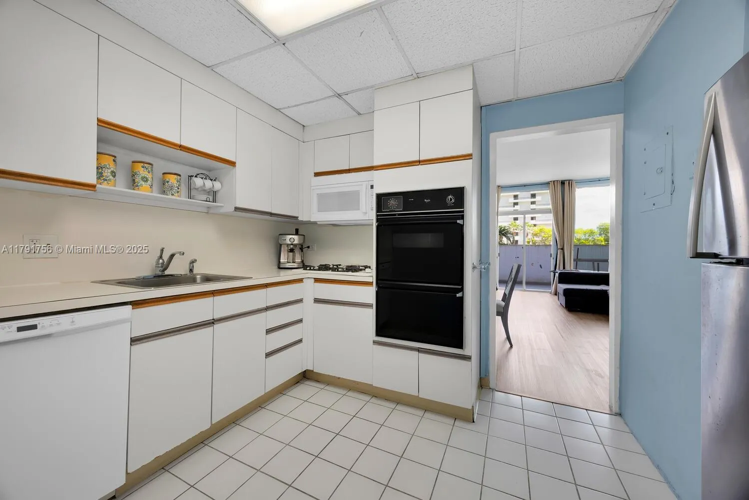 Coral Gables, Florida 33134, United States, 1 Bedroom Bedrooms, ,1 BathroomBathrooms,Residential,Active,118079