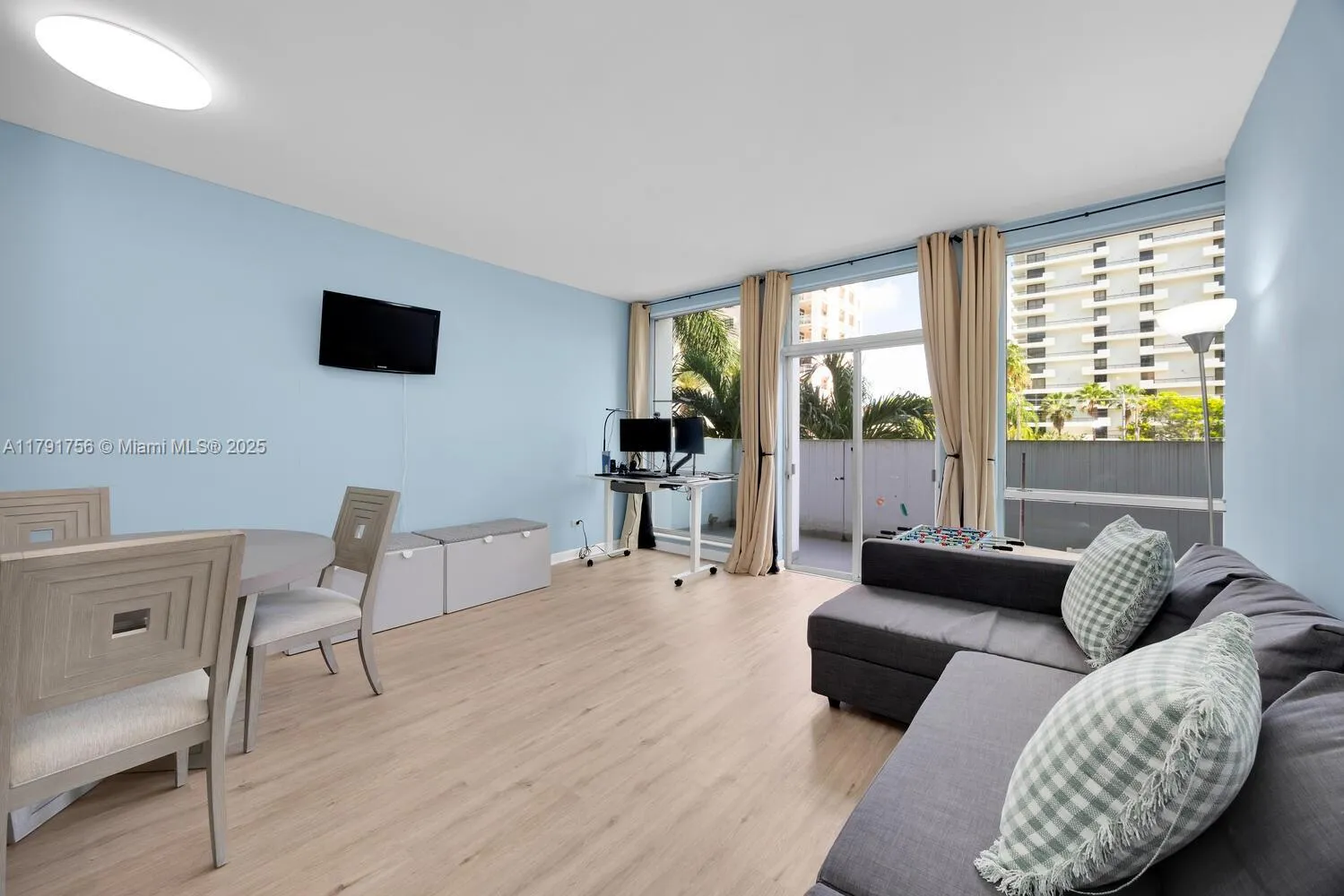 Coral Gables, Florida 33134, United States, 1 Bedroom Bedrooms, ,1 BathroomBathrooms,Residential,Active,118079