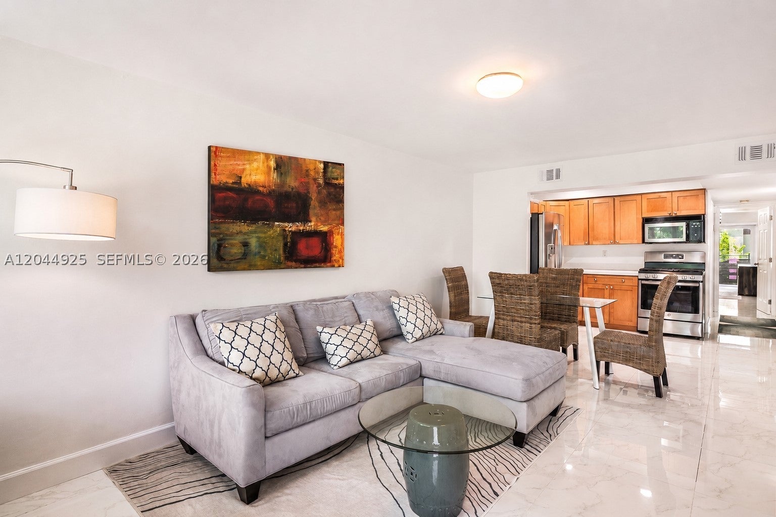 405 N Hibiscus Dr 204