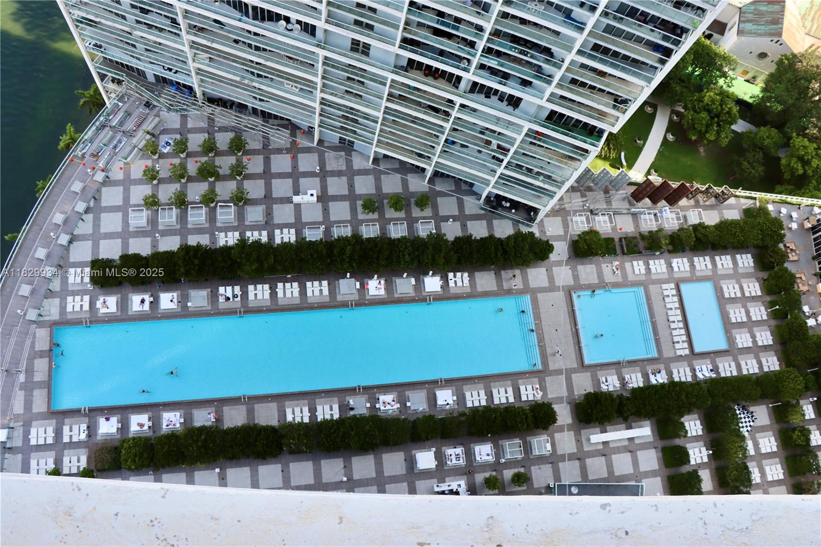 ICONBRICKELL CONDO NO 1 - Residential