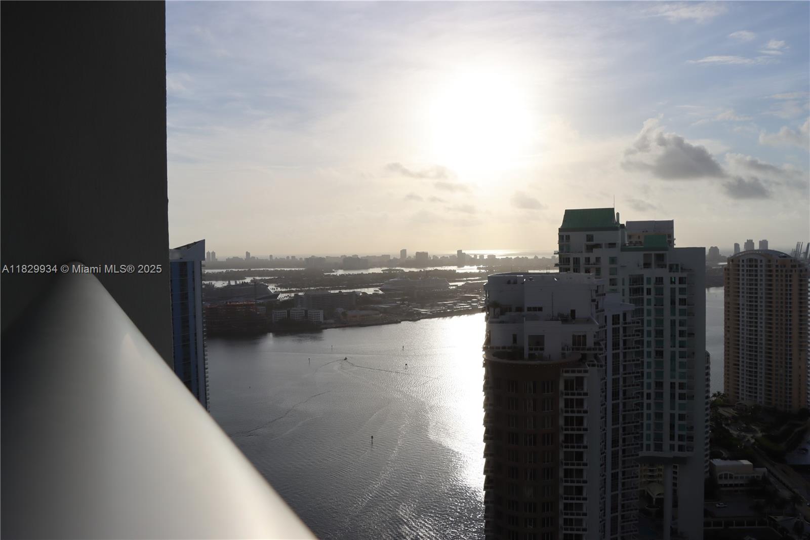 ICONBRICKELL CONDO NO 1 - Residential