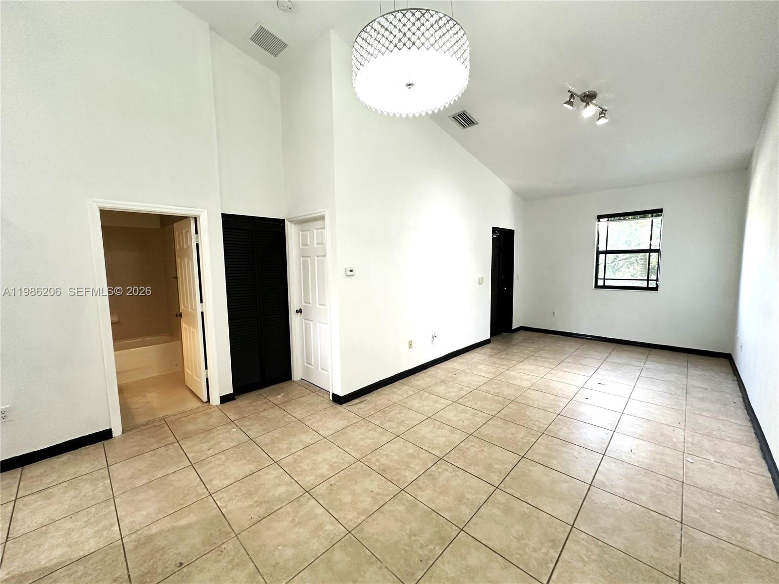 VENICE AT CRYSTAL LAKES C - Residential Lease