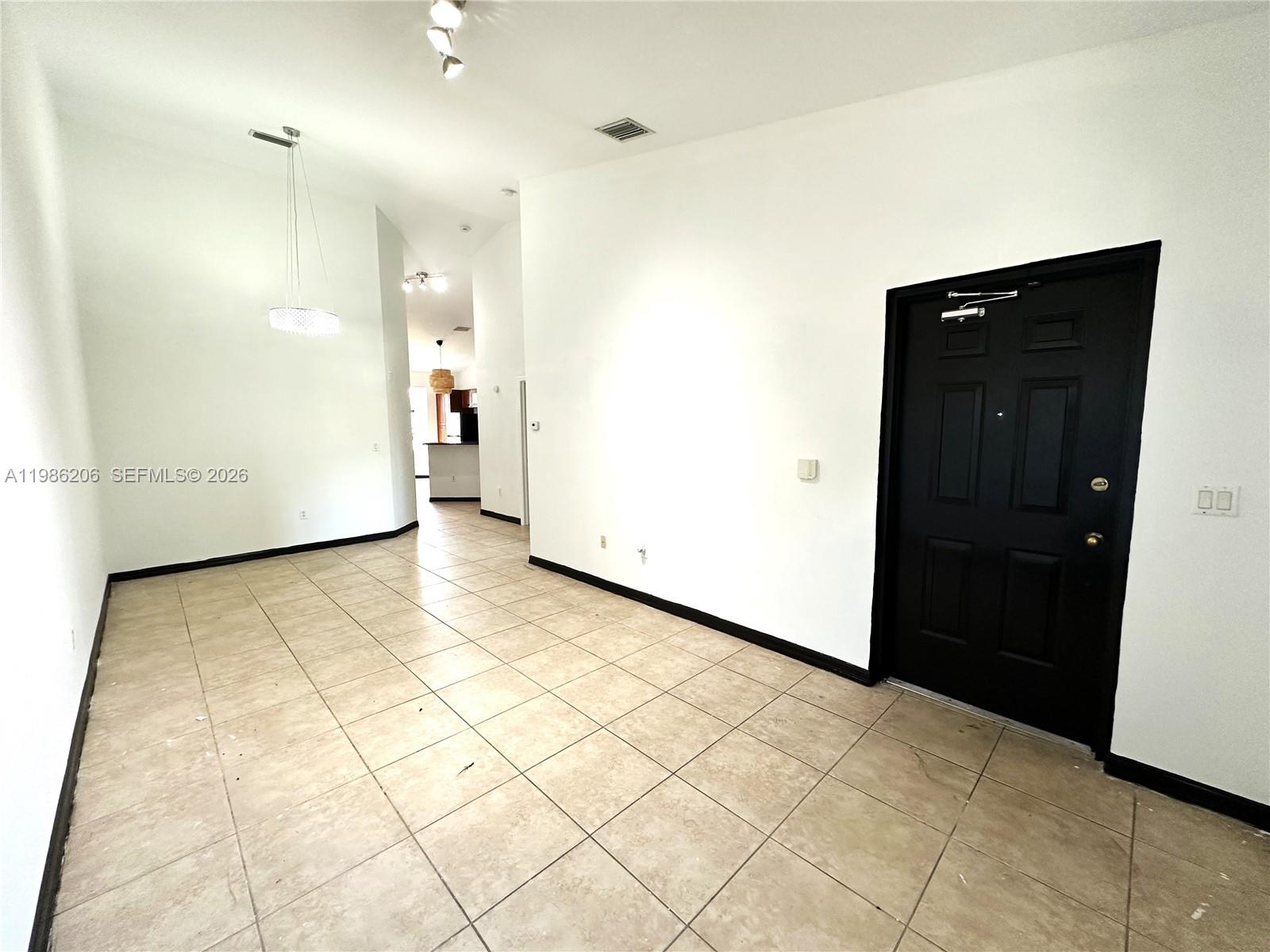 VENICE AT CRYSTAL LAKES C - Residential Lease