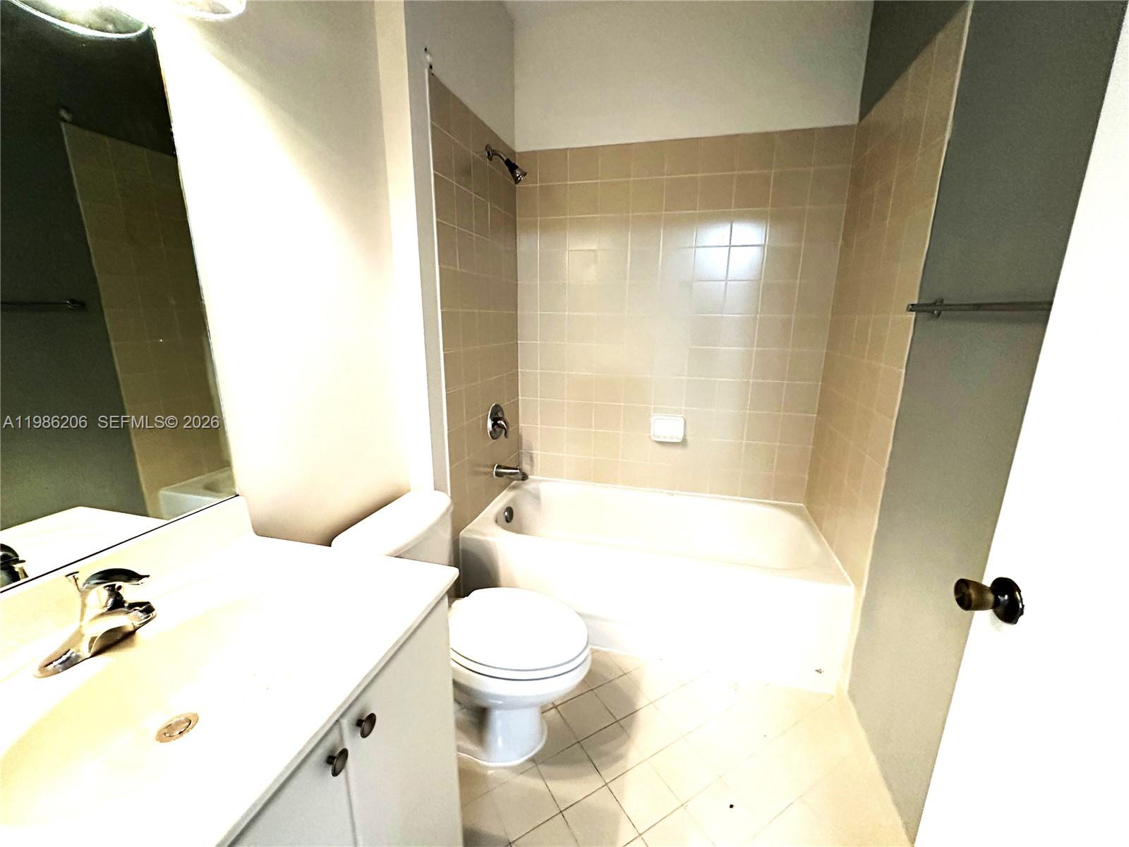 VENICE AT CRYSTAL LAKES C - Residential Lease