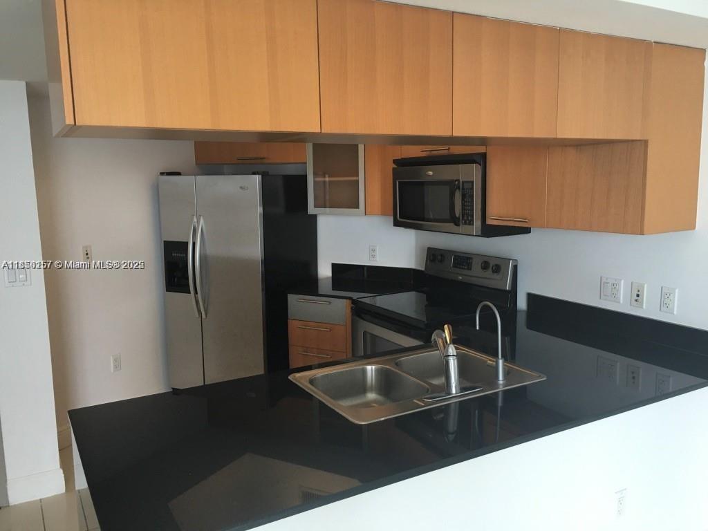 OPERA TOWER CONDO - Residential