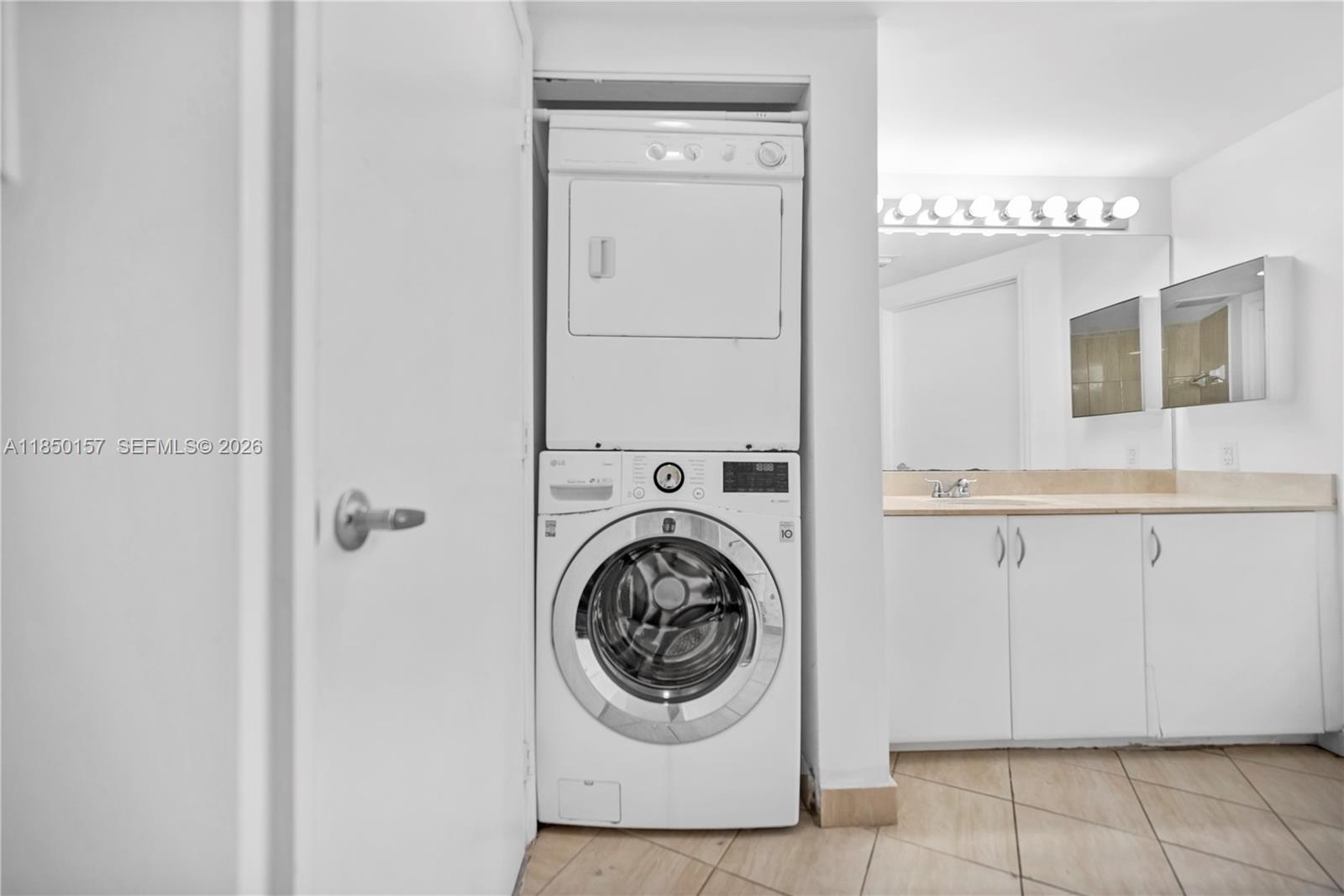 OPERA TOWER CONDO - Residential