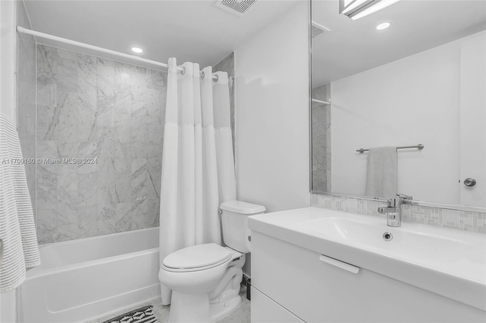 DADELAND COVE SEC 1 - Residential