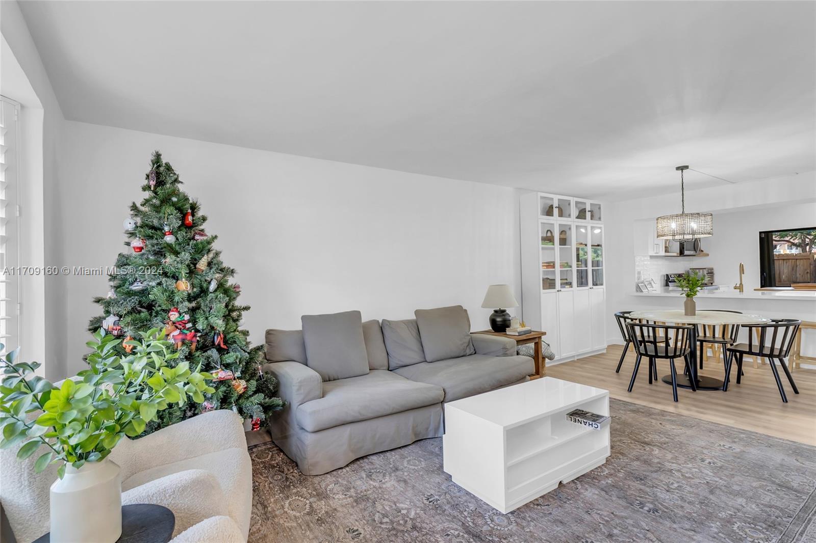 DADELAND COVE SEC 1 - Residential
