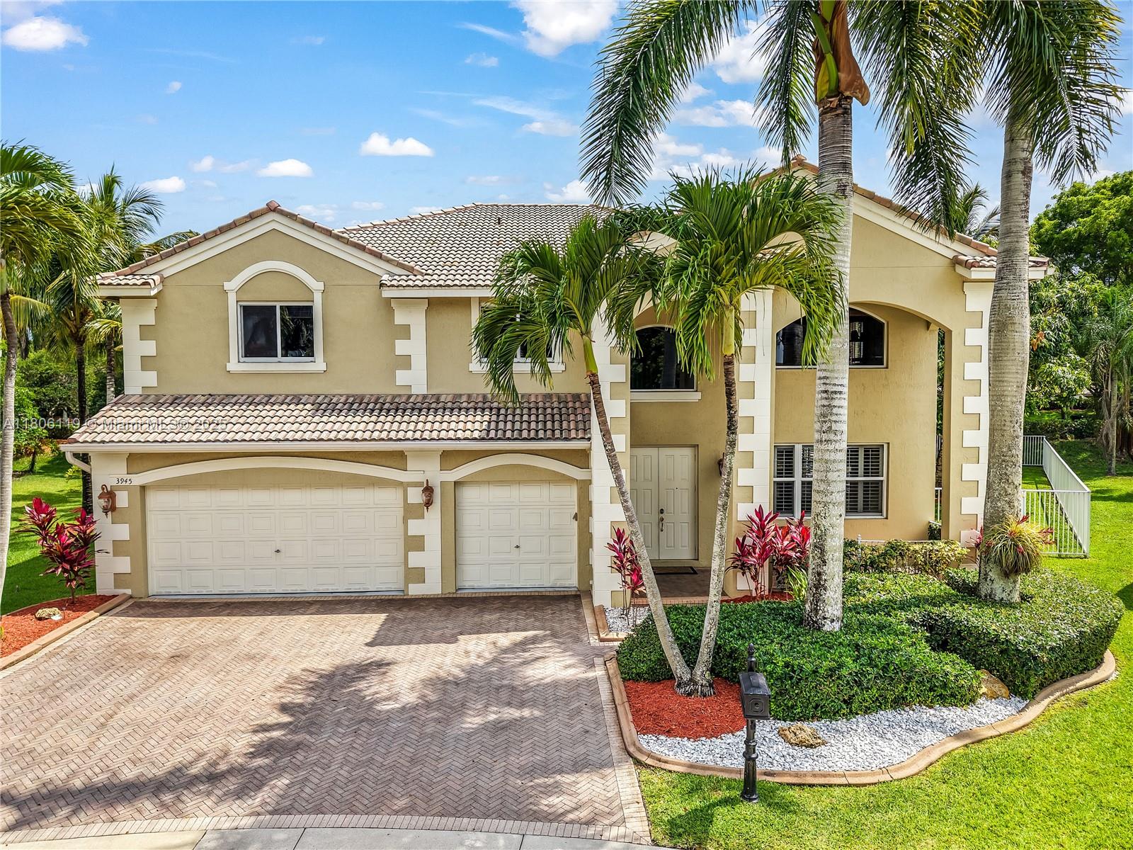 3945 Heron Ridge Ln
