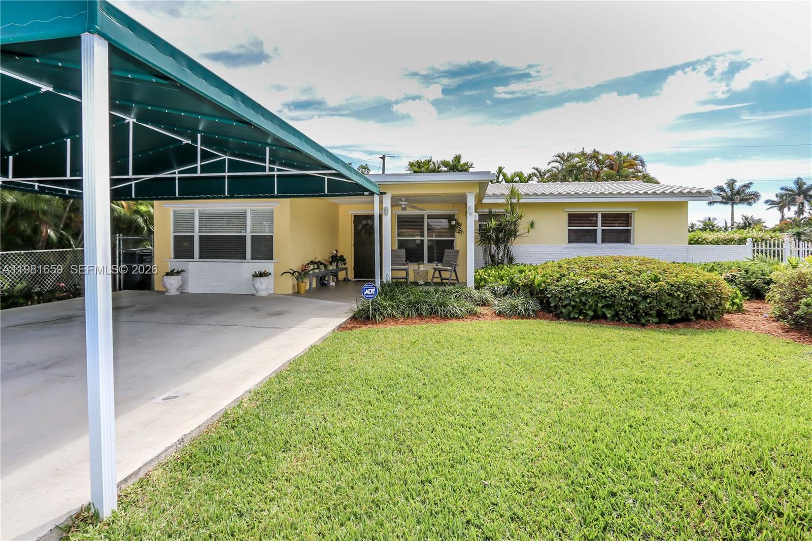 HOLLYWOOD HOMESITES SECON - Residential