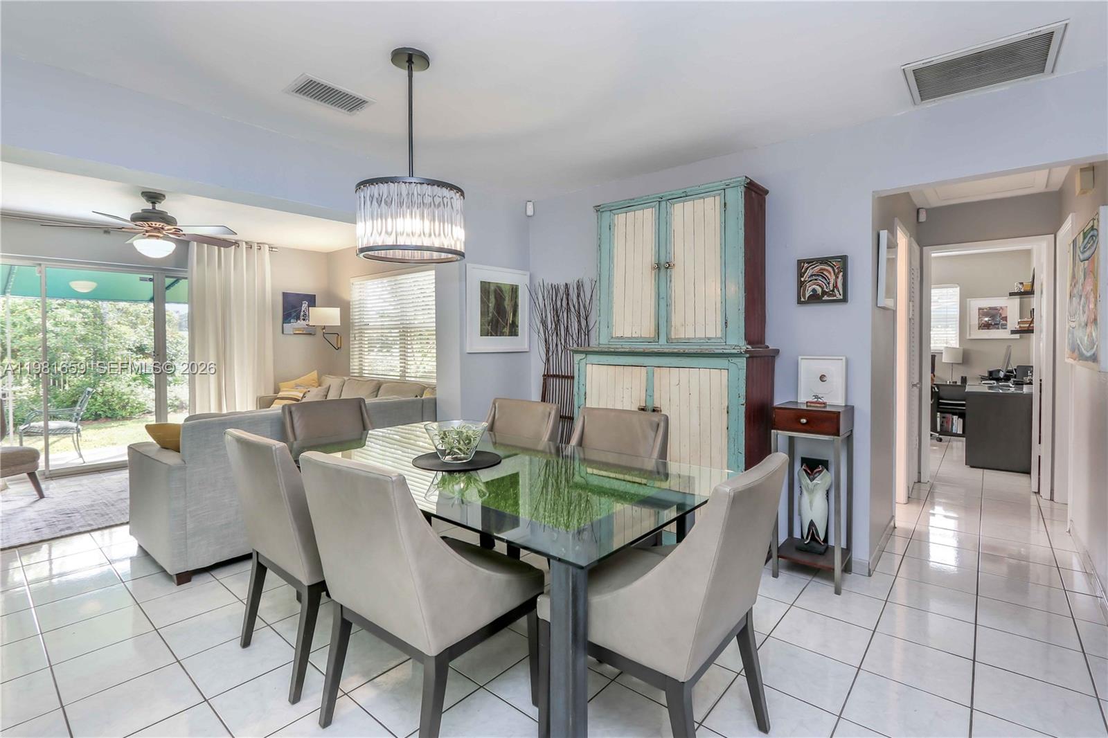 HOLLYWOOD HOMESITES SECON - Residential