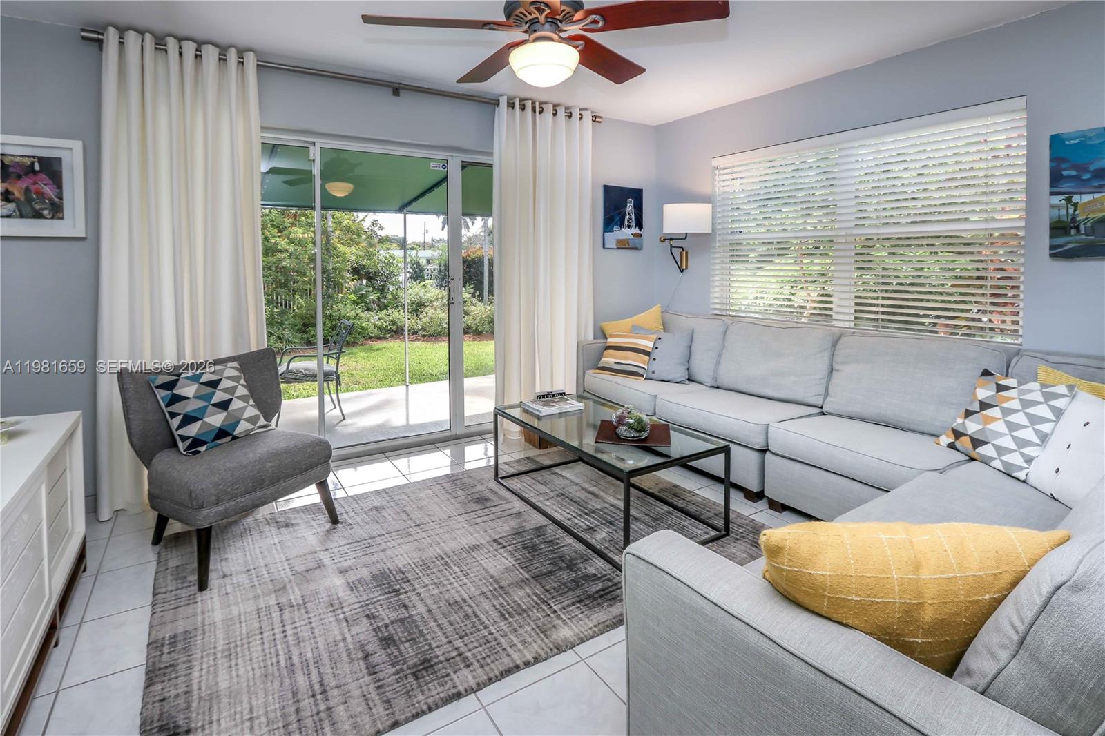 HOLLYWOOD HOMESITES SECON - Residential