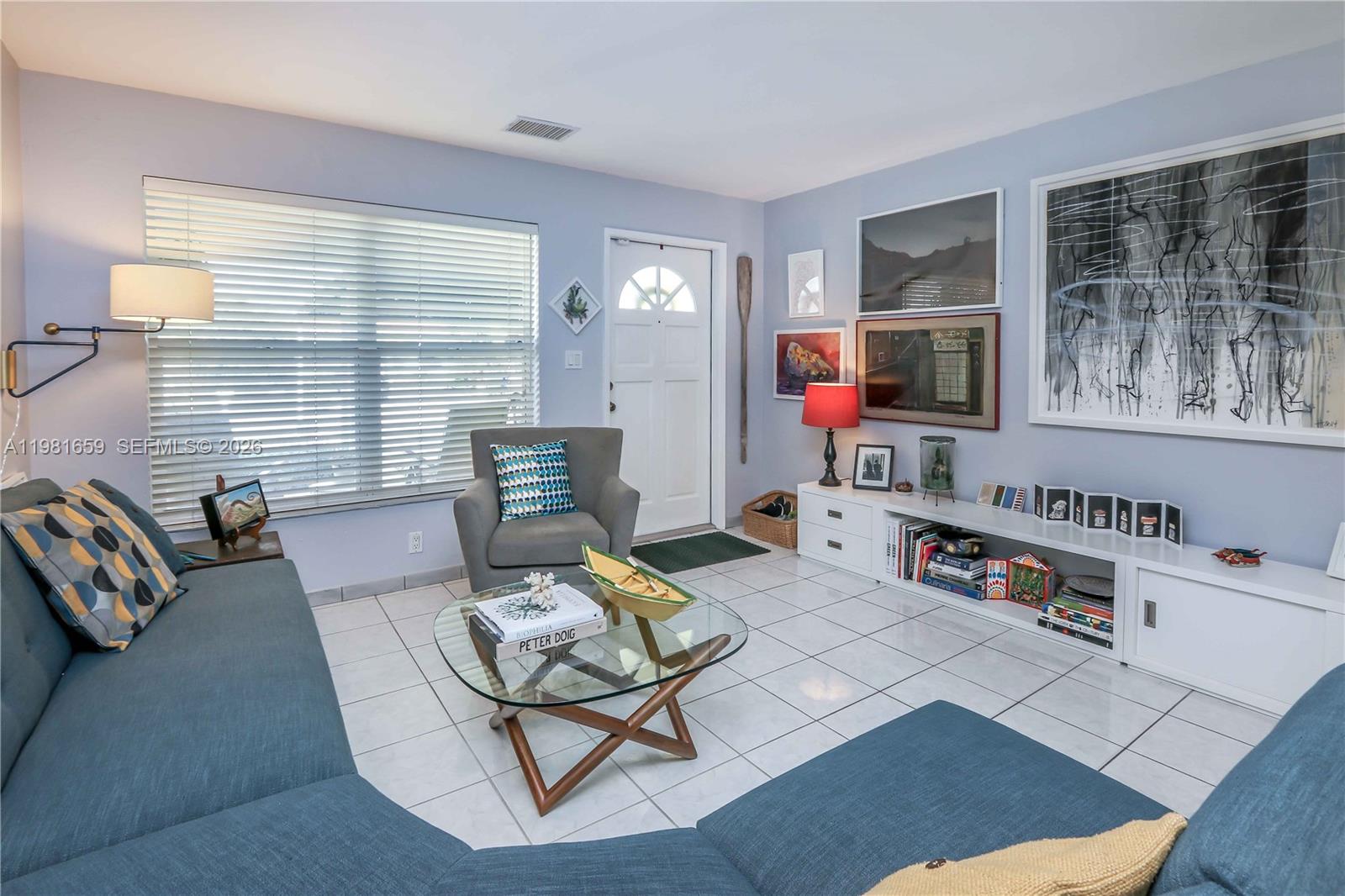 HOLLYWOOD HOMESITES SECON - Residential