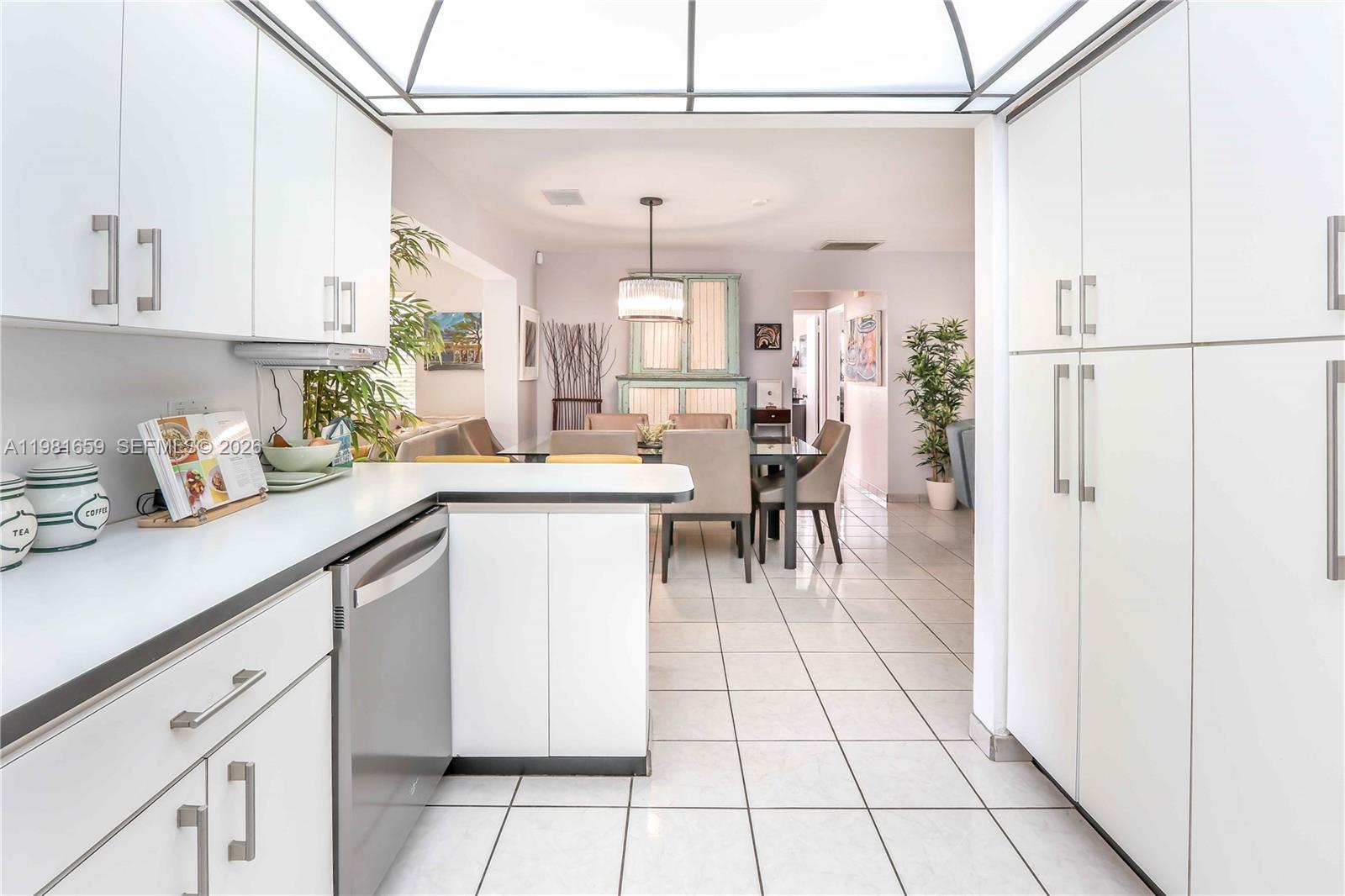 HOLLYWOOD HOMESITES SECON - Residential