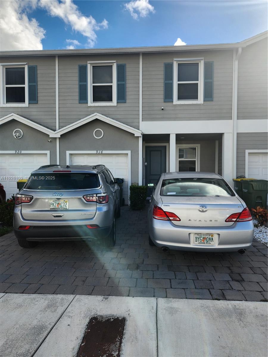 HAMILTON PLACE - Residential