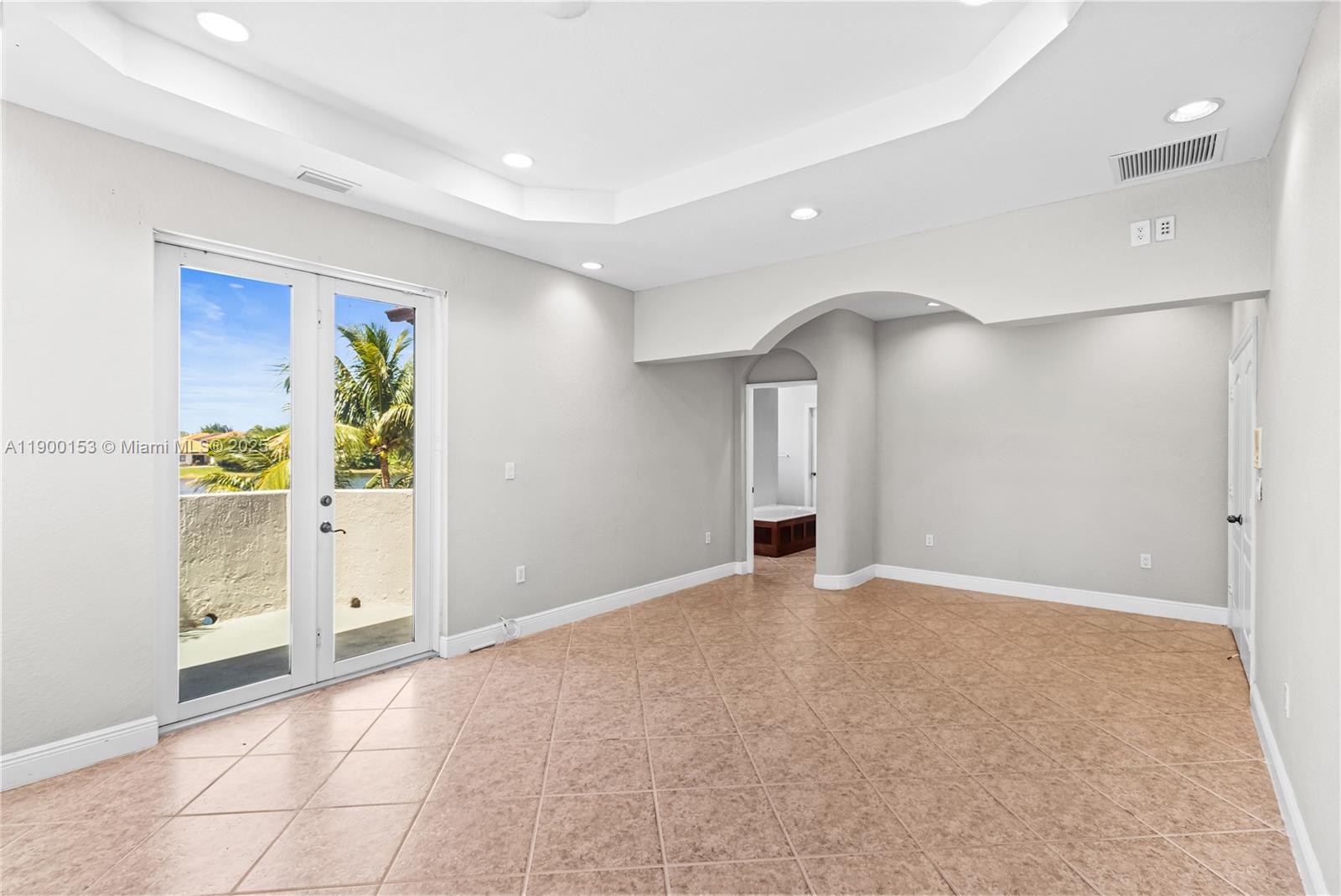 A B AT TAMIAMI TRAIL PHAS - Residential Lease