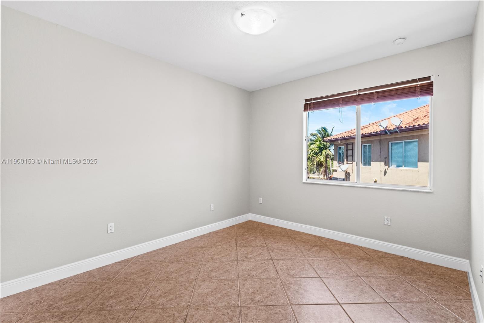 A B AT TAMIAMI TRAIL PHAS - Residential Lease