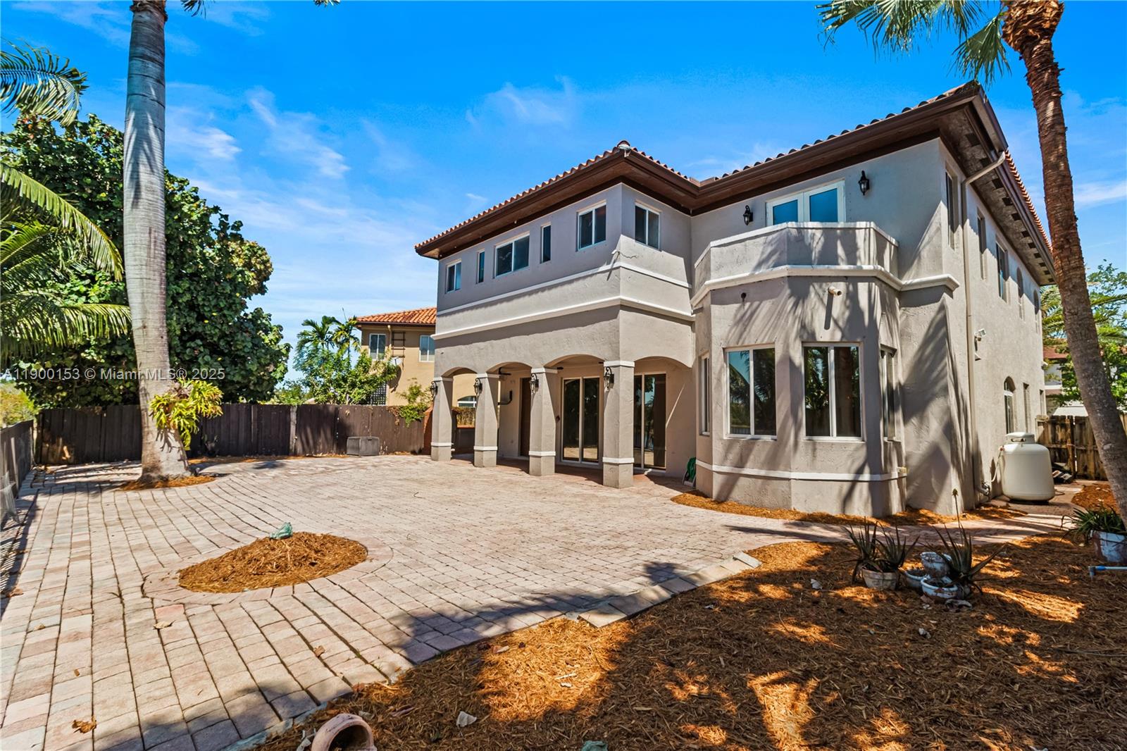 A B AT TAMIAMI TRAIL PHAS - Residential Lease