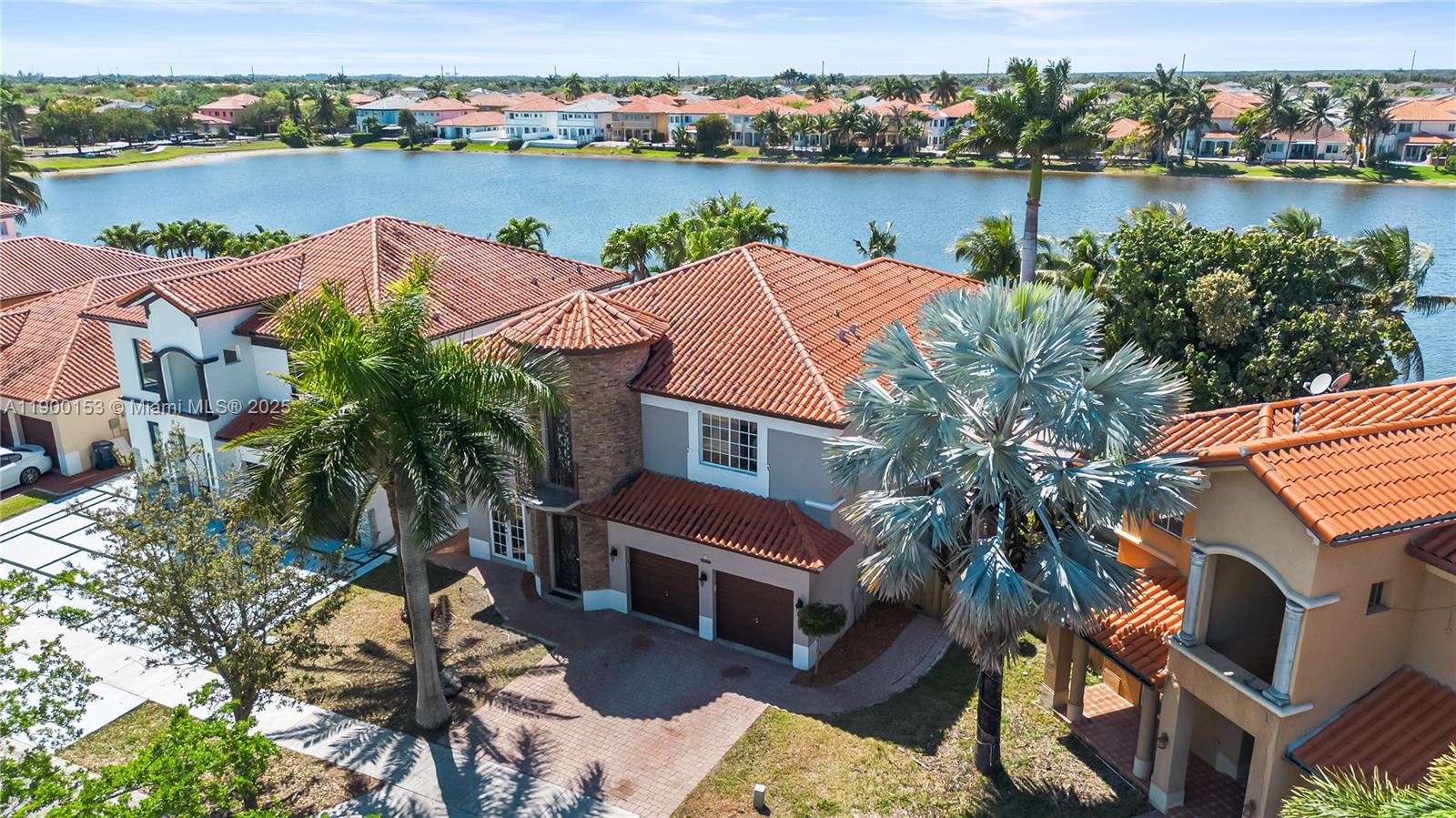 A B AT TAMIAMI TRAIL PHAS - Residential Lease