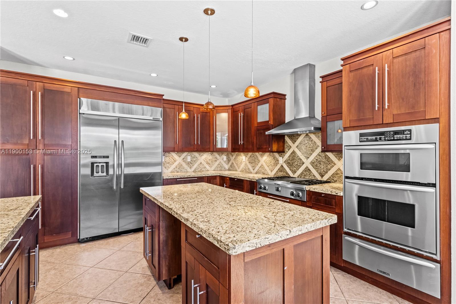 A B AT TAMIAMI TRAIL PHAS - Residential Lease