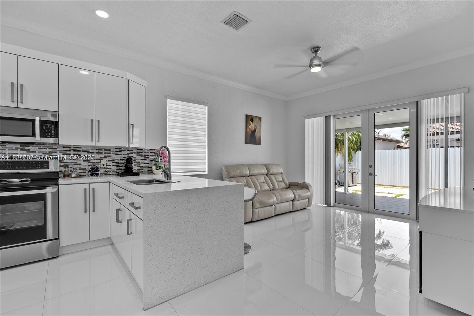 15535 SW 10th St 15535