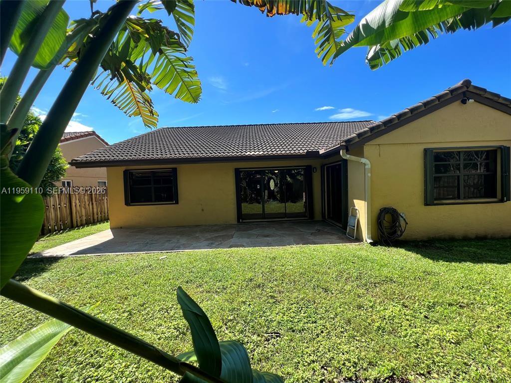 HAWKES BLUFF - Residential Lease