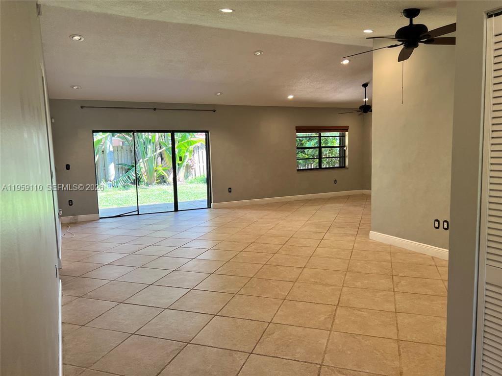 HAWKES BLUFF - Residential Lease