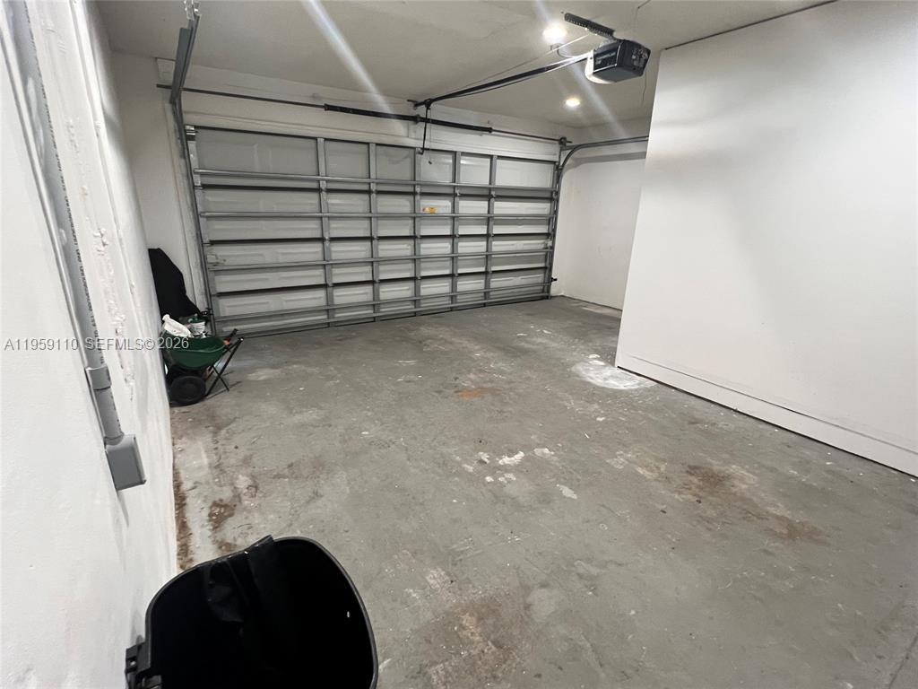 HAWKES BLUFF - Residential Lease