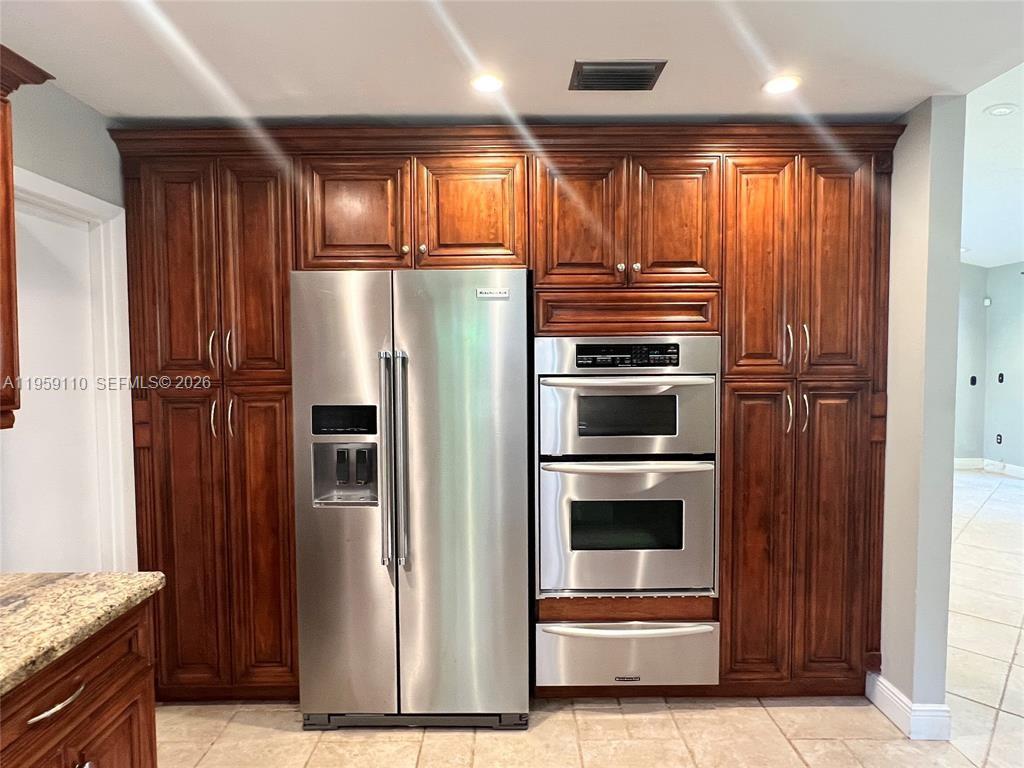 HAWKES BLUFF - Residential Lease