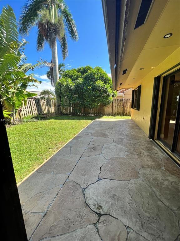 HAWKES BLUFF - Residential Lease