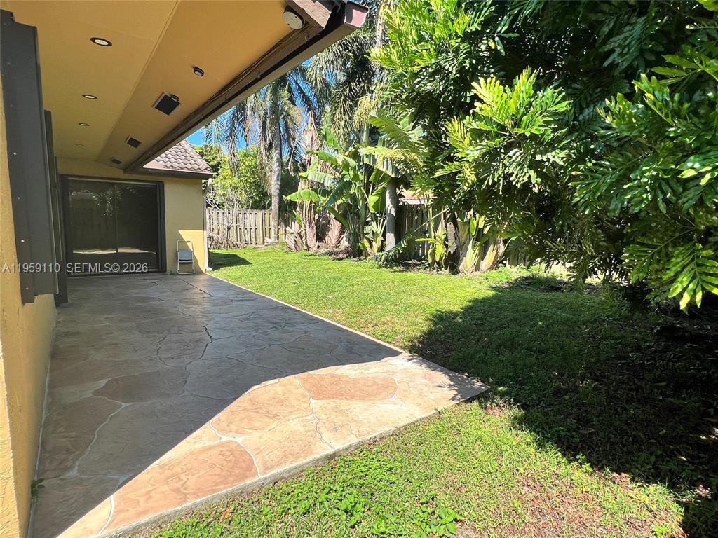 HAWKES BLUFF - Residential Lease