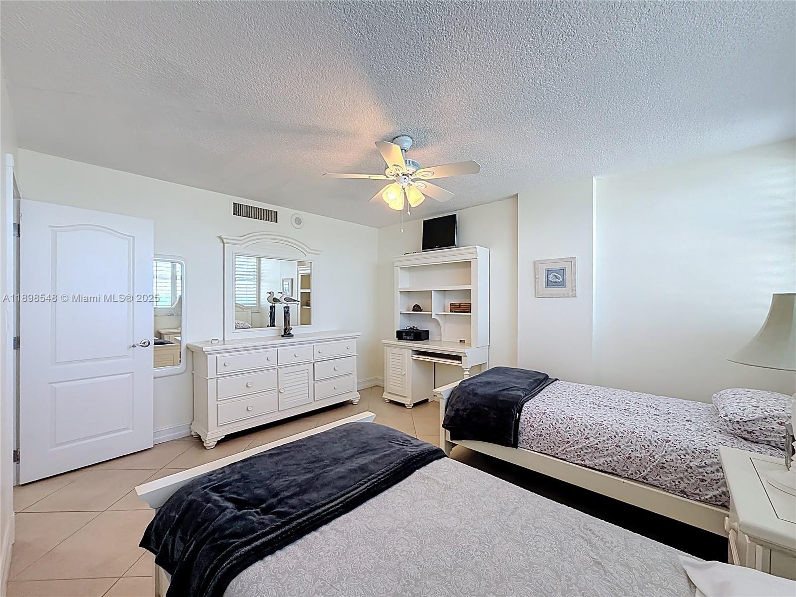 1890 S Ocean Dr 504