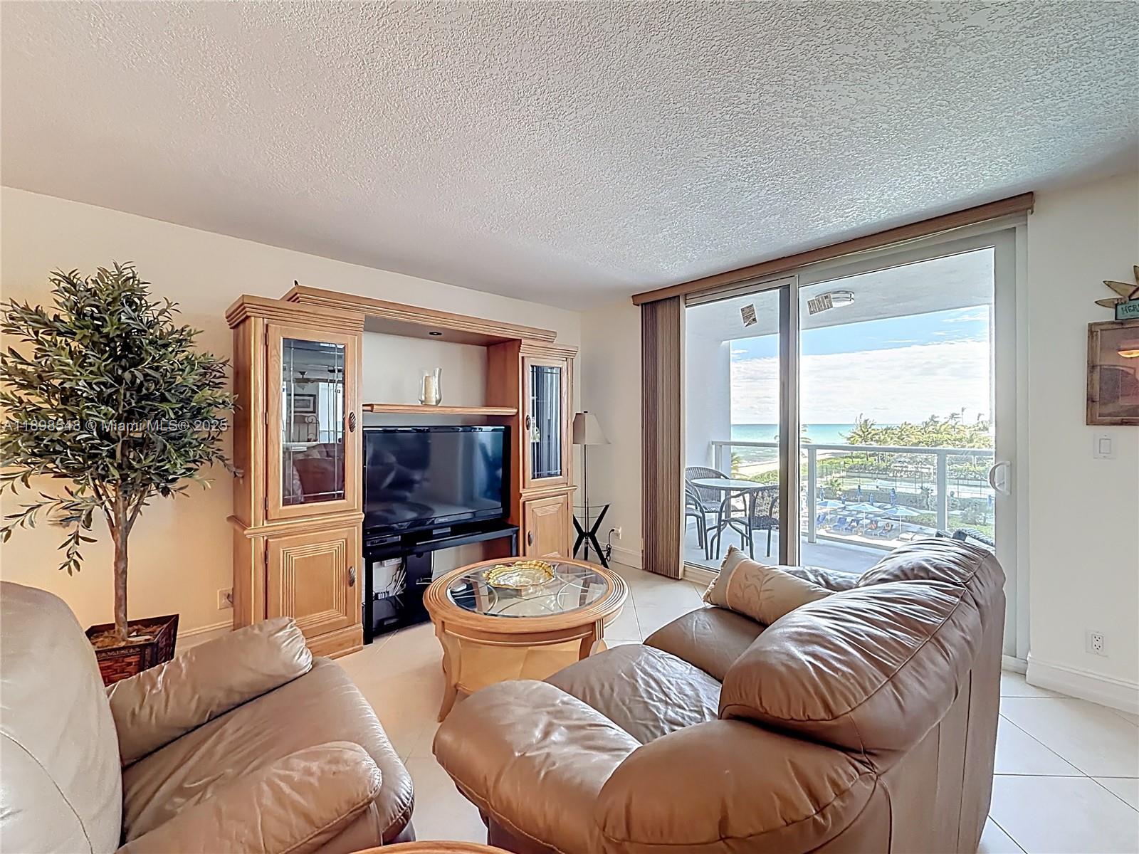 LA MER ESTATES EAST CONDO - Residential Lease