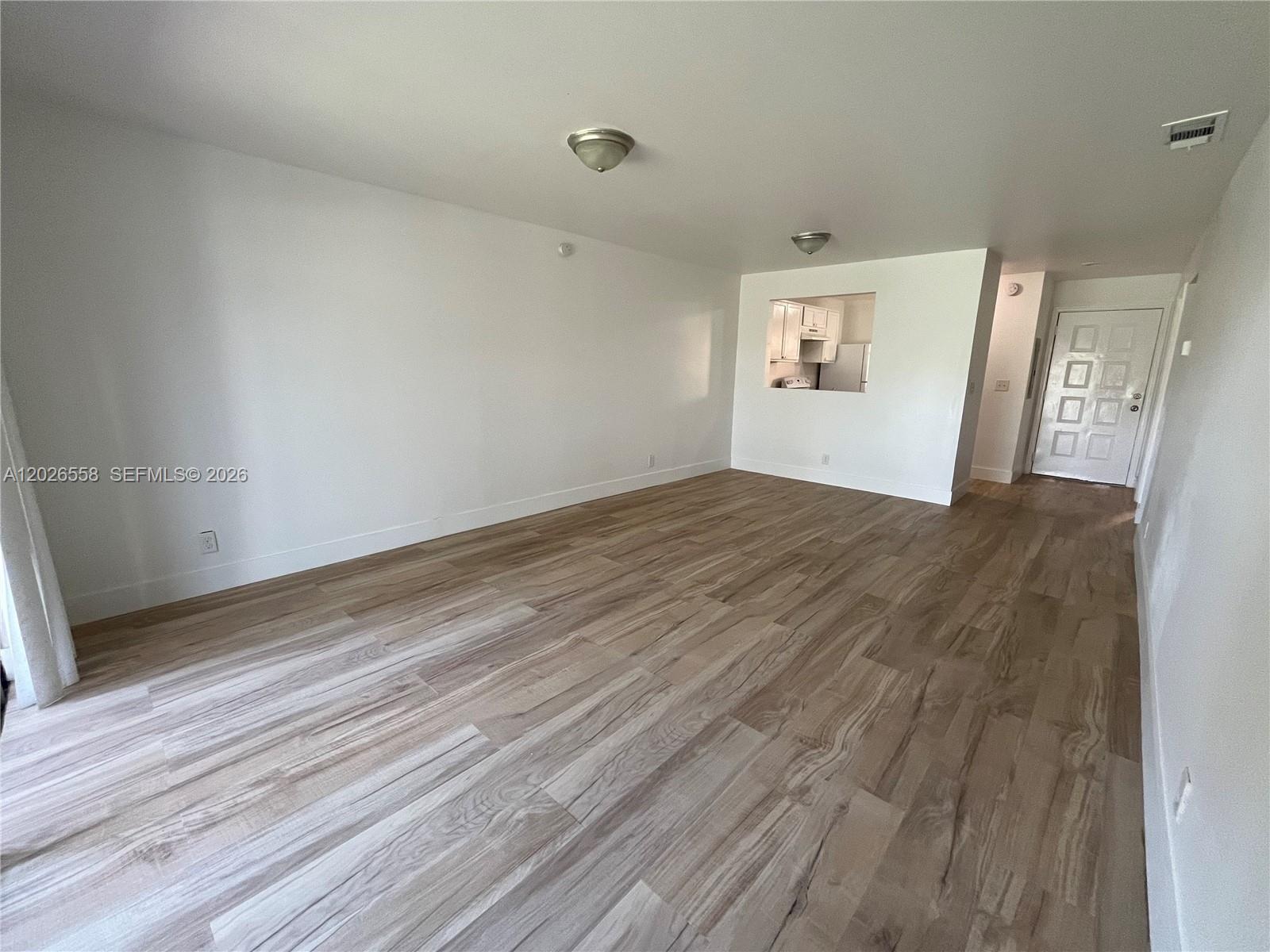 CIRCLE VILLAS (THE) CONDO - Residential