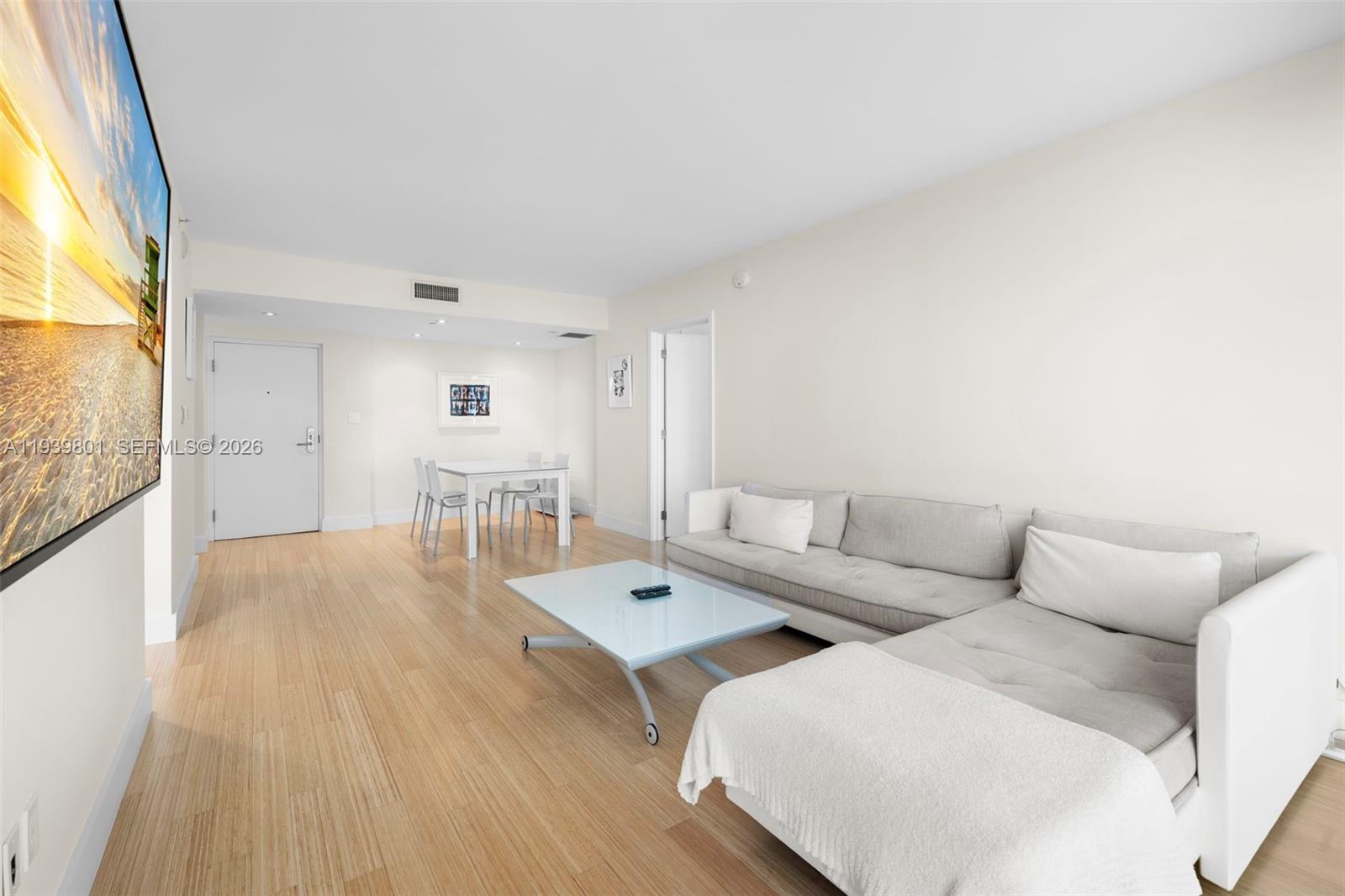 6801 Collins Ave Door 1409(1401)