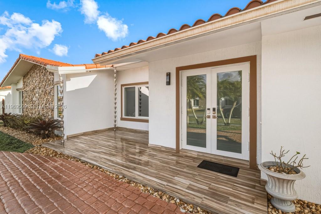 TAMIAMI LAKES SEC 1 - Residential