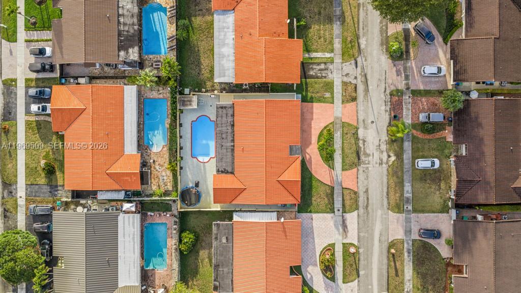 TAMIAMI LAKES SEC 1 - Residential