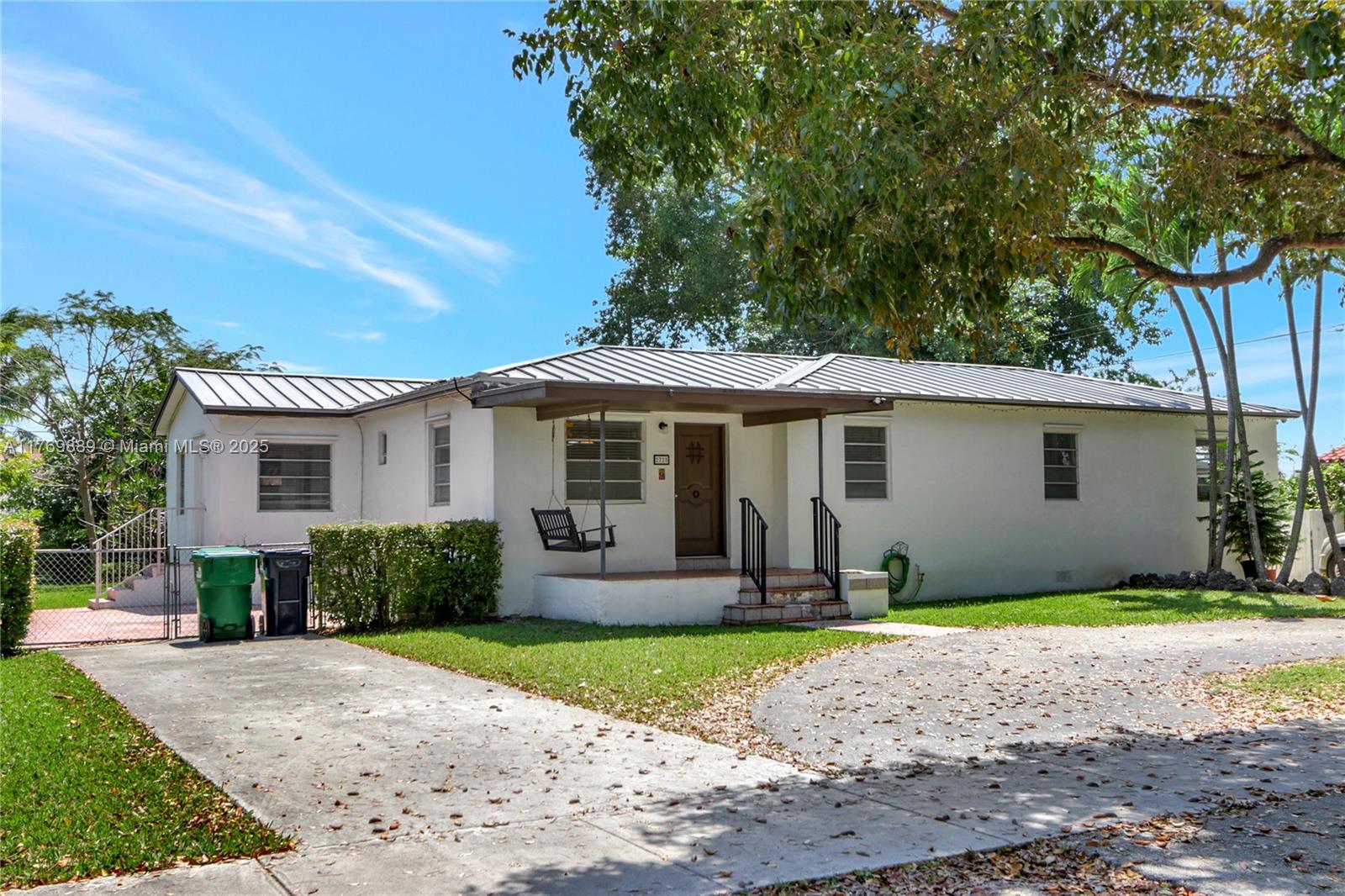 2725 Sw 82nd Ave, Miami, Broward County, Florida - 5 Bedrooms  
4 Bathrooms - 