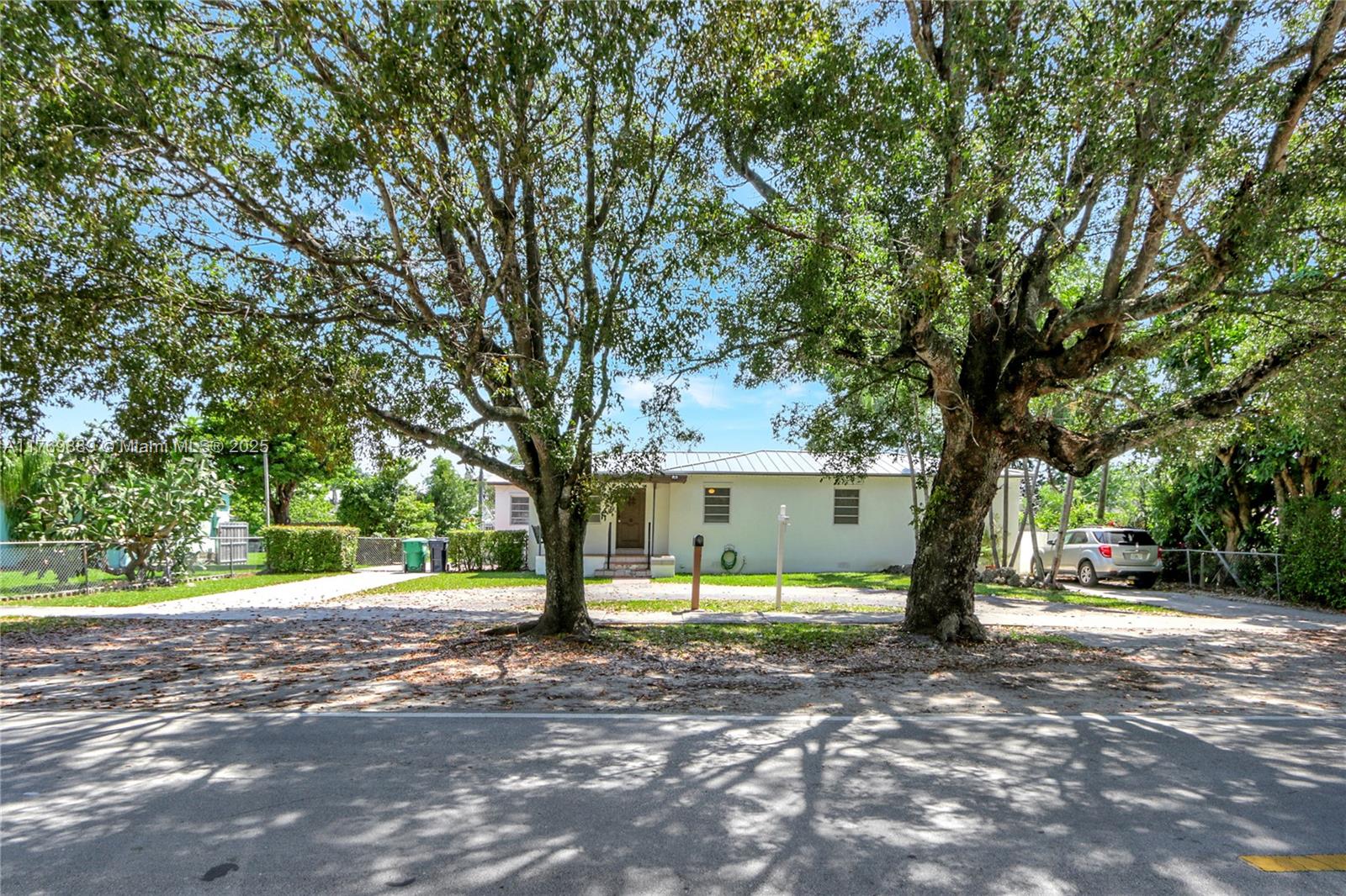 2725 SW 82nd Ave