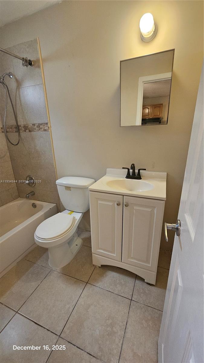 HOLLYWOOD LITTLE RANCHES - Residential Lease