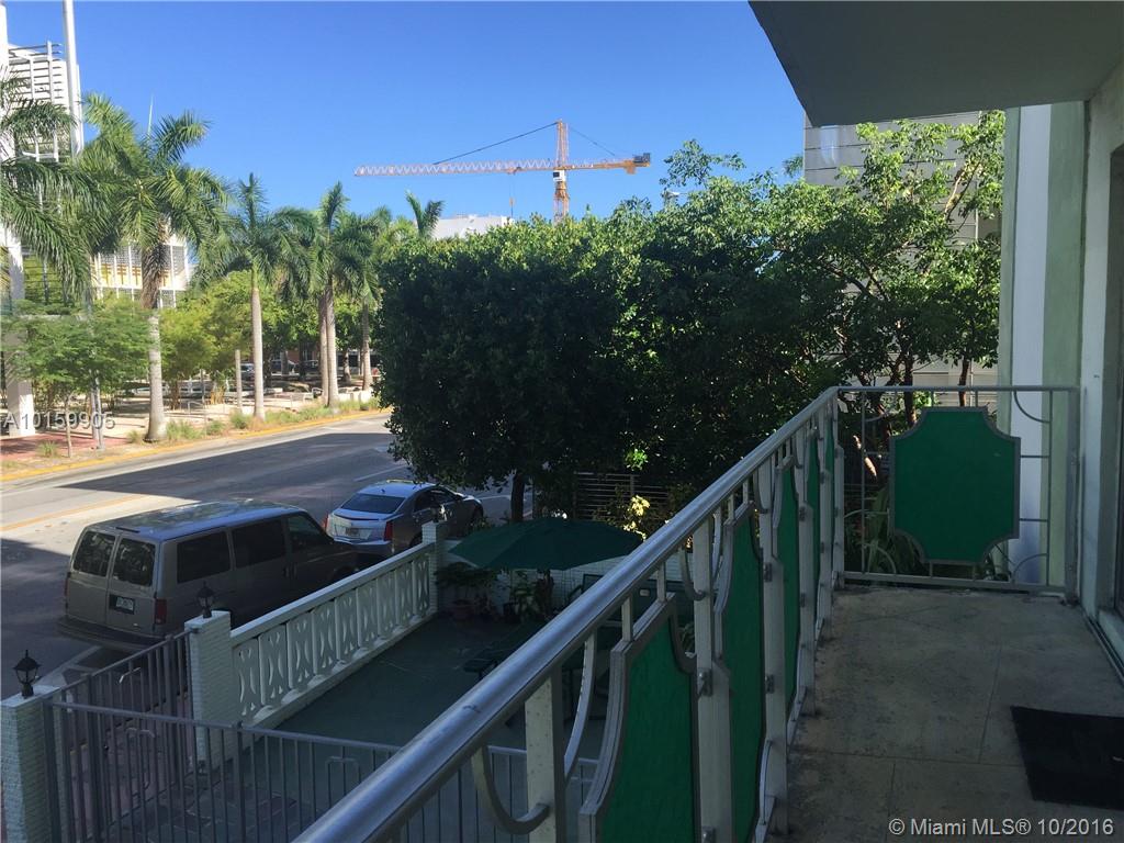 Great Location!! One bedroom / One bathroom apartment in the heart of South Beach, within walking distance to the beach, Lincoln Road, Flamingo Park, the New World Symphony, public transportation and other recreational activities. Spacious unit with renovated kitchen and balcony full of natural light. Other features include walk-in closets, its in close proximity to building elevator, small pets welcome and 1 CAR PARKING SPOT! Available as of November 1, 2017