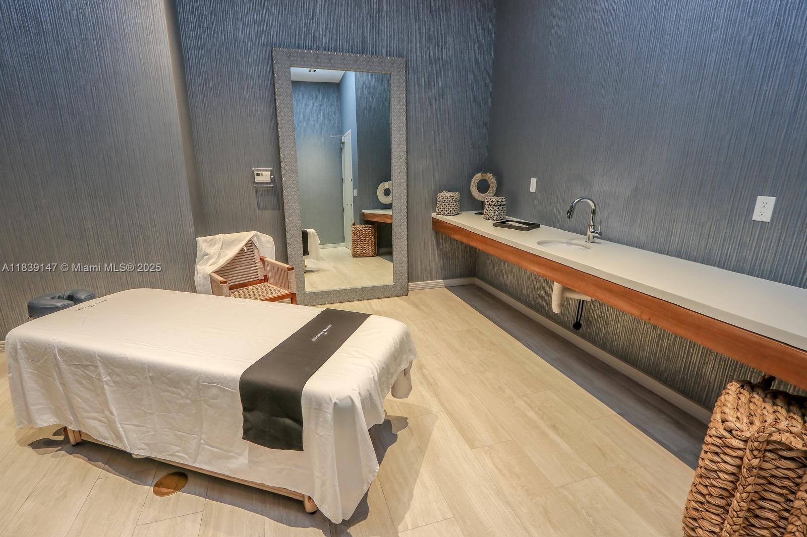 BISCAYNE BEACH CONDO - Residential