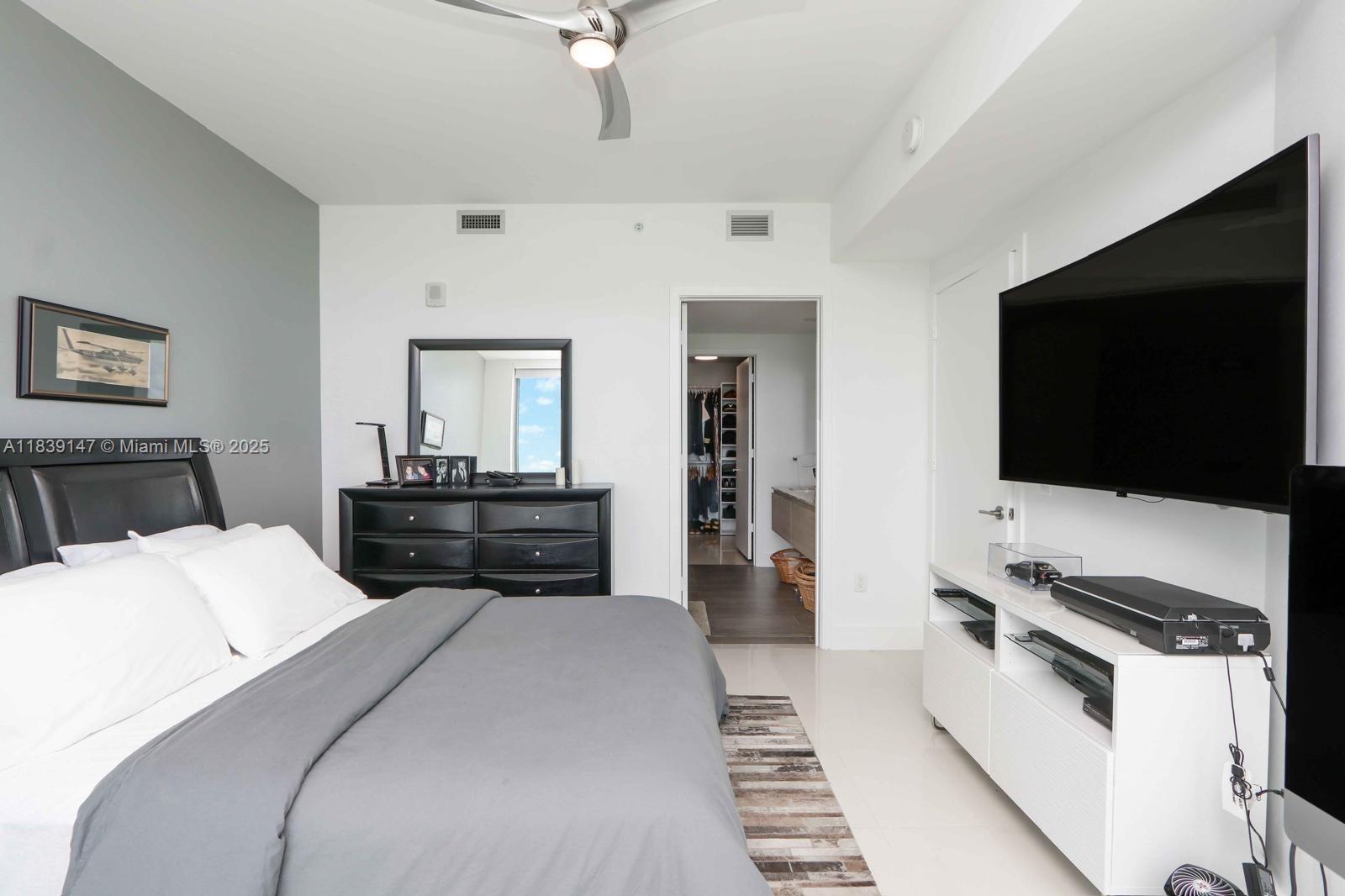 BISCAYNE BEACH CONDO - Residential