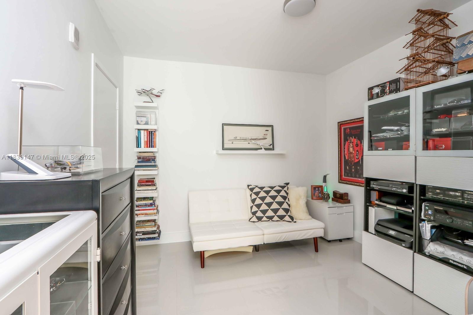 BISCAYNE BEACH CONDO - Residential