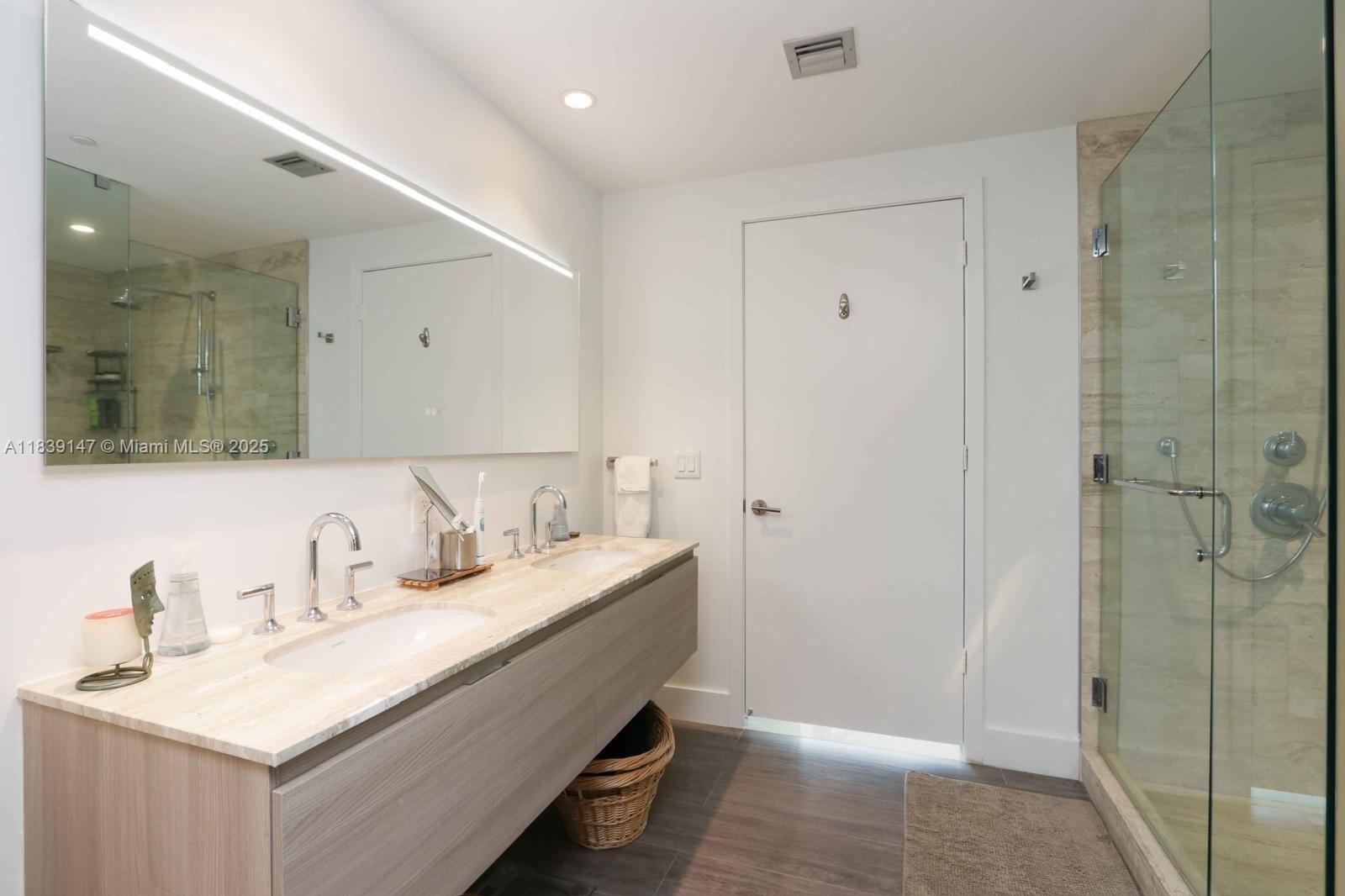 BISCAYNE BEACH CONDO - Residential