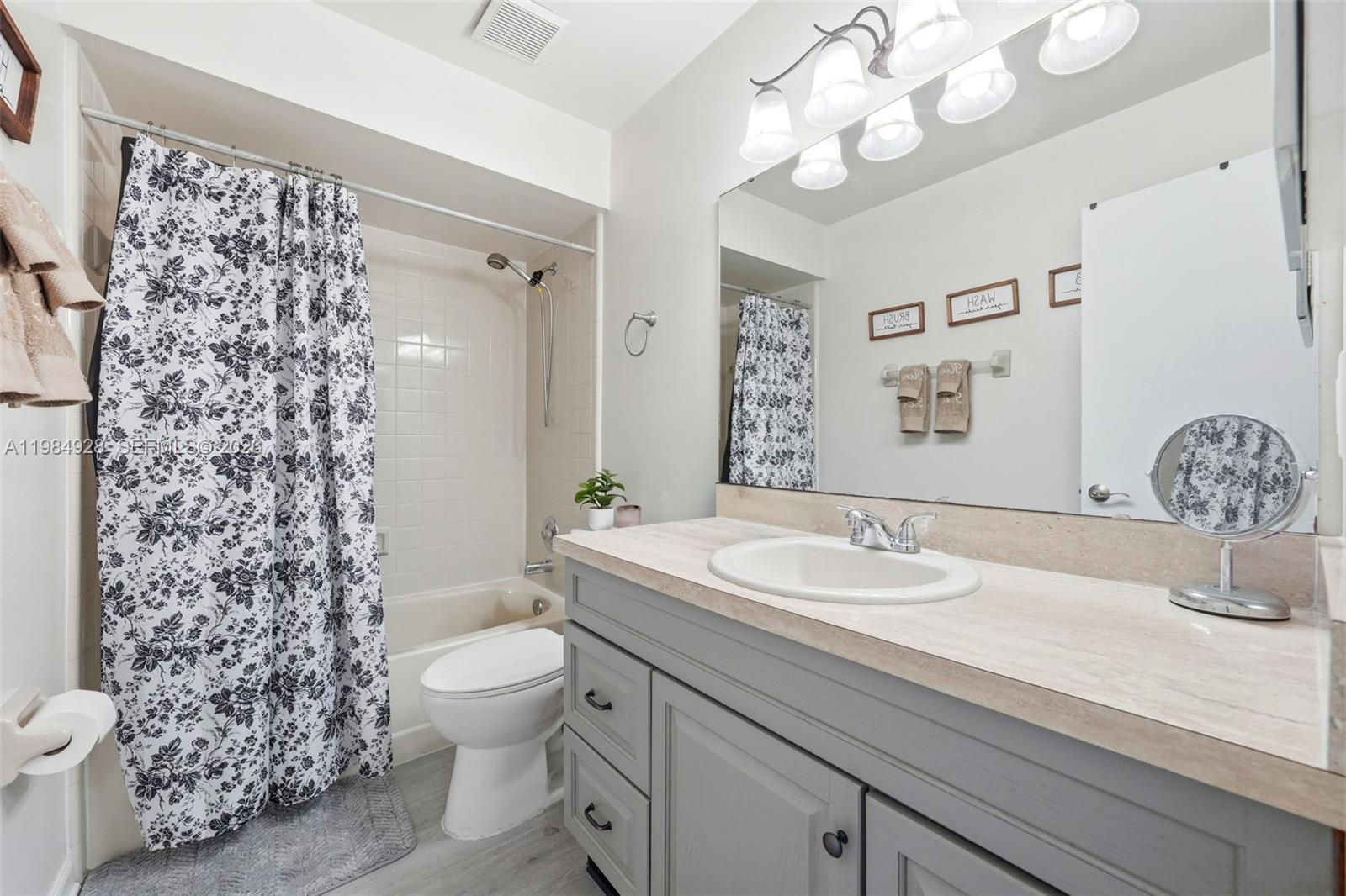 FOX HUNT LANES PH 3 - Residential