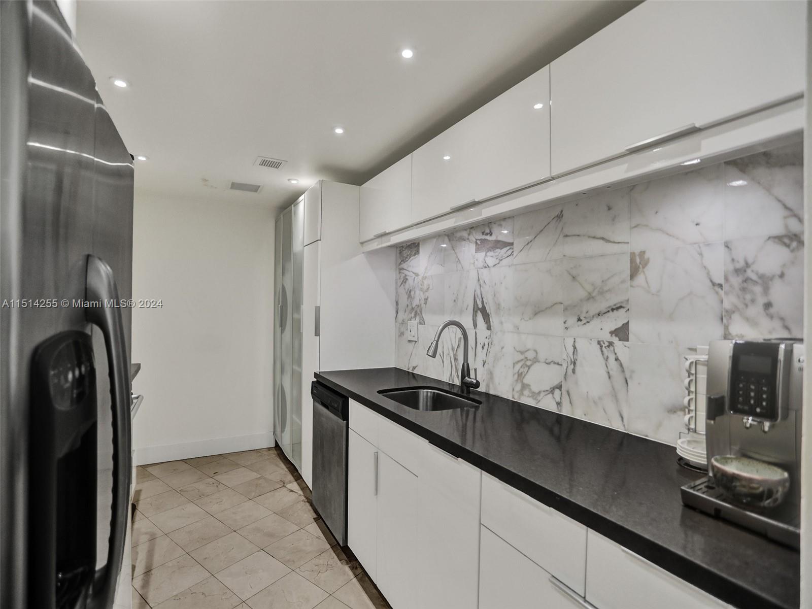BRICKELL TOWNHOUSE CONDO - Residential Lease